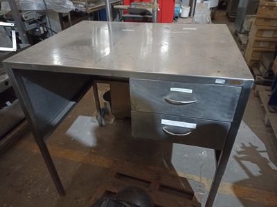 Mesa em aço inox, com 02 gavetas