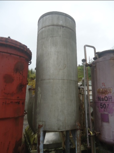 Tanque em aço inox, 2.800 litros