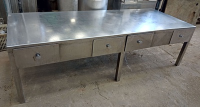 Mesa em aço inox